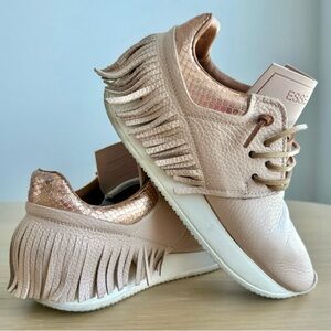 ❤️EsseUtEsse Blush Pink Fringe Sneakers Size 36❤️